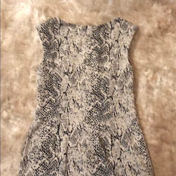 Snake print Calvin Klein dress - Picture 4 of 6